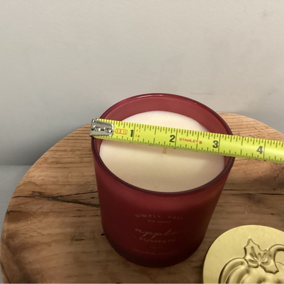 Never Lit - Apple Pumpkin Scented Candle in lidded Glass Jar by DW Home - Nice - Picture 10 of 11